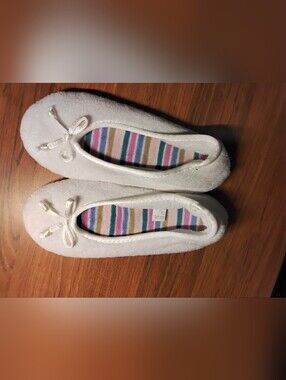 isotoner White Plush Memory Foam Slippers - Women's